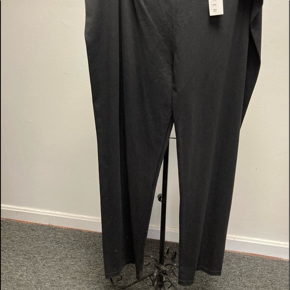 Closet clear out PRICE REDUCTION Flutter Black Leggings Size 3X NWT - Picture 2 of 2